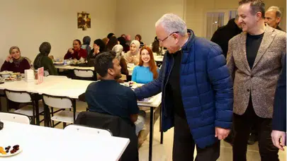 Ordu Büyükşehir Belediye Başkanı Güler, öğrencilerle iftar yaptı
