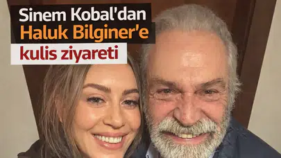 Sinem Kobal, Haluk Bilginer'in "Baba" tiyatro oyununu izledi ve hatıra fotoğrafı paylaştı!