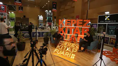 Kepez Kitap Fuarı'nda Medya Profesyonellerine Yönelik Yenilikçi Yayın Stüdyosu Açıldı