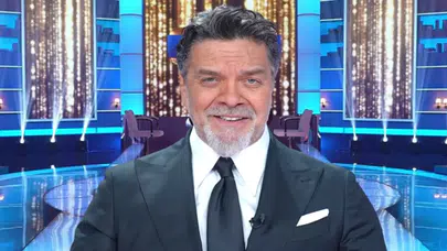 Osman Hamdi Bey'in Kaplumbağa Terbiyecisi tablosunda pencerenin üzerindeki yazı hangi anlama gelir?