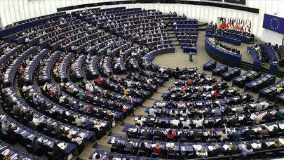 Brüksel'de sert rüzgarlar: Von der Leyen'e Orta Doğu ve enerji politikası tepkisi