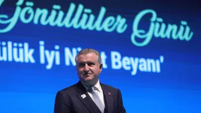 Bakan Bak, Fenerbahçe İstanbul Jet'i Başarılarından Dolayı Kutladı!