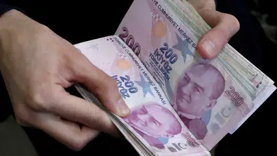 Ay Sonu Gelmeden Biten Maaş: Türkiye’de Sessiz Değişim