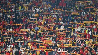 Göztepe'nin Kimliğini Belirleyen Yalı Grubu: Sarı-Kırmızı Aşkıyla Tribünleri Alevlendiren Efsane Destanı!