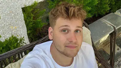 The Traitors Programında Emre Uzunboy Kimdir? Yaşı ve Mesleği Nedir?