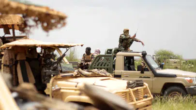 Mali’de dengeler altüst: Stratejik şehir düştü, Savunma Bakanı suikasta kurban gitti