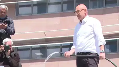 Mahmut Tanal'dan 'tatil' iddialarına sert çıkış: Direksiyon başında uyumamı mı bekliyordunuz?