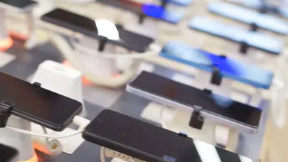 Akıllı telefon devlerinde büyük değişim: Yönetim tek çatı altında toplandı
