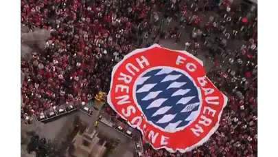 Bayern Münih kutlamalarında şok baskın: Ezeli rakip taraftarlarından tarihi provokasyon