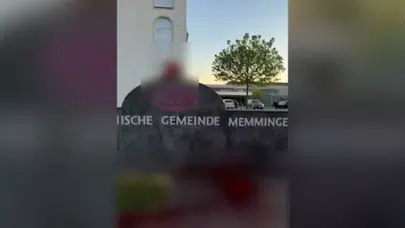 Almanya’da camiye alçak saldırı: Kutsal sembolü hedef alıp kanla kirlettiler