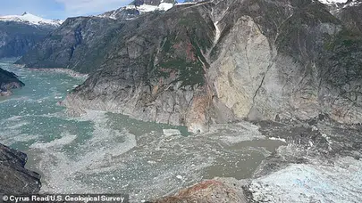 Doğa felaketi kıl payı atlatıldı: Dev tsunami fiyordun tüm dengesini değiştirdi