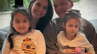 Minik kızı Elisa’nın heyecanını hayırla taçlandırdı: Mesut Özil’den dünyaya yayılan bayram desteği