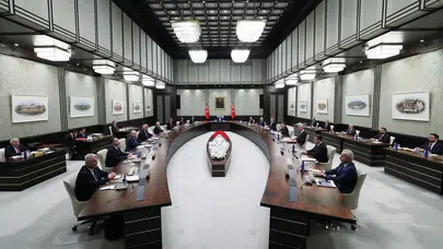 Beştepe'de kritik zirve: Kabine ekonomi ve güvenlik gündemiyle bir araya geldi