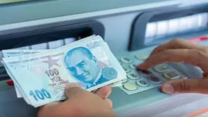 ATM’de kartınız mı sıkıştı? Sakın bunu yapmayın: İşte atmanız gereken ilk adım