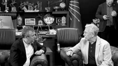 CHP'de sular durulmuyor: Mansur Yavaş'tan Meclis'te 'demokrasi' vurgulu destek ziyareti