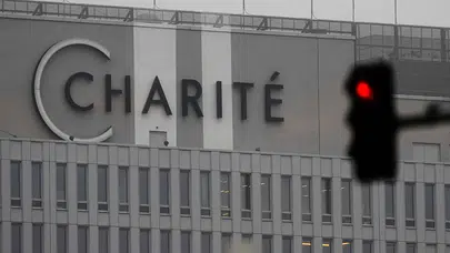 Almanya'da kritik transfer: Ebola ile mücadele eden doktor Charité'de