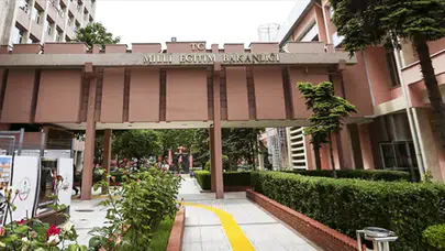 Bakanlığın kritik çalıştayına 'alkol' gölgesi: Sabotaj girişimi deşifre oldu