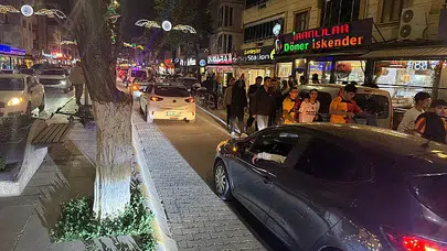 Iğdır'da Şampiyonluk Coşkusu: Gece Yarısı Sokaklar Sarı Kırmızıya Boyandı