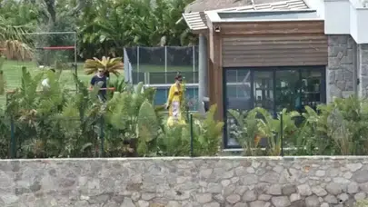 Ege'nin huzurlu sularında sezonu açtılar: Evcen ve Özçivit ailesinin Gümüşlük keyfi