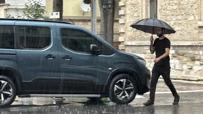 Kırklareli genelinde sağanak yaşamı kısa süreliğine durdurdu