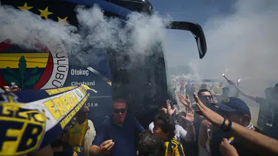 Fenerbahçe genç yeteneklerine profesyonel sözleşme imzalattı