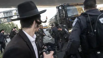İsrail sokaklarında askerlik krizi: Haredi protestolarına sert müdahale