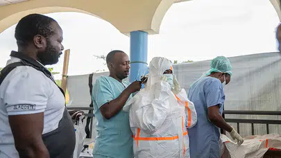 Ebola salgınıyla mücadelede kritik hamle: Üç yeni aşı için düğmeye basıldı