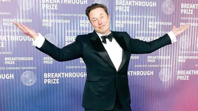 Elon Musk kişisel servetiyle trilyon dolar barajını aştı
