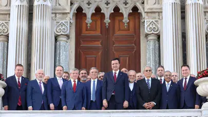 İstanbul buluşmasında dikkat çeken siyasi kare