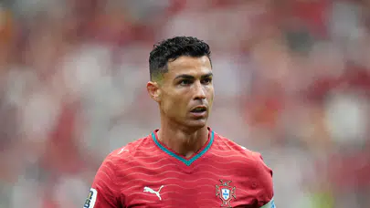 Ronaldo sahada yanıt verdi Messi sorularını kapattı