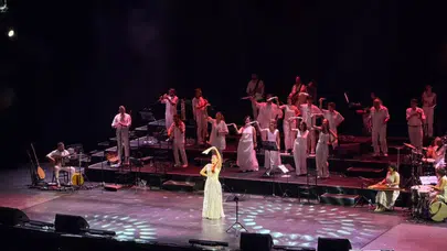 Kardeş Türküler otuzuncu yılını çok sesli bir şölenle kutladı