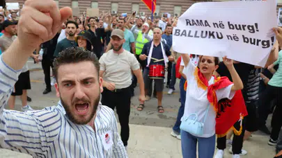 Arnavutluk kıyılarındaki lüks turizm projesine tepki büyüyor
