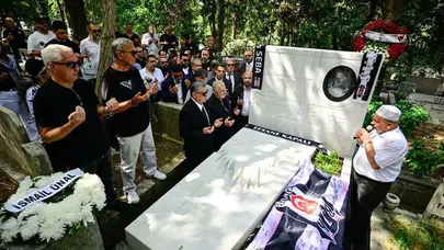 Beşiktaş'ın onursal başkanı Süleyman Seba kabri başında anıldı