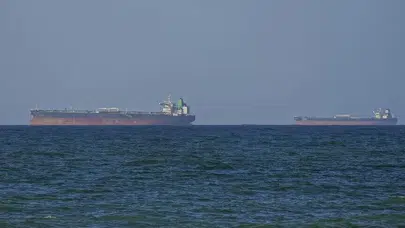 Hürmüz Boğazı'nda BAE'ye ait iki petrol tankerine saldırı düzenlendi
