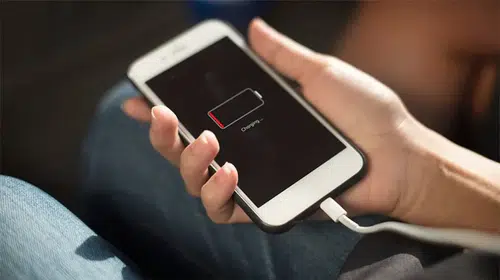 “Bitmeyen Pil” Hayal Değil! Uzun Şarj Ömrüyle 2025’in Favori Telefonları