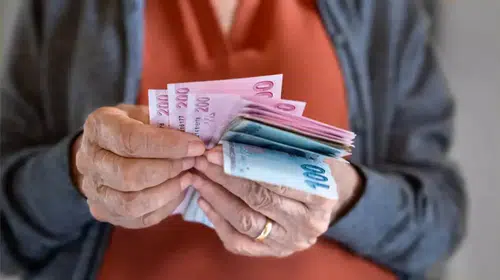 Yeni Emekli Zammı İddiaları Gündemde: En Düşük Maaşte Beklenen Değişiklikler!