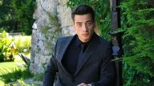 Atakan Özkaya kimdir, aslen nereli, kaç yaşında, annesi ve babası kim, boyu ve kilosu? Hayatı ve biyografisi