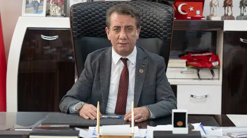 Anıl Yetişkin Kimdir, Aslen Nereli, Kaç Yaşında?