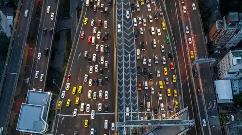 Şerit Cezası 2026: Trafikte Şerit Değiştirme ve Şerit İzleme Kurallarına Uymamanın Cezası Ne Kadar?