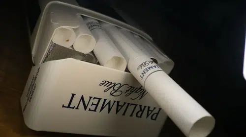 Parliament İsrail malı mı? Parliament kimin, nerenin malı? Parliament nerede üretiliyor?