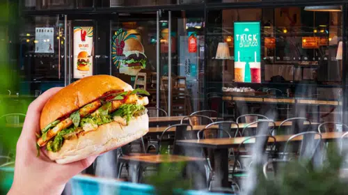 İngiltere’de Fast Food Devi Zor Durumda: 22 Şube Faaliyetlerine Son Verdi