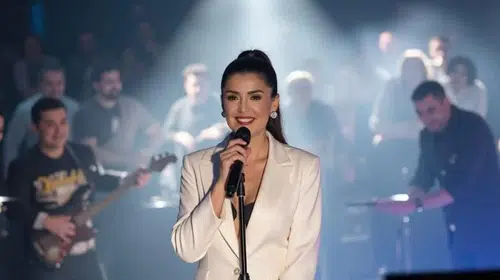 Esra Öztürk Kimdir? Nerelidir?