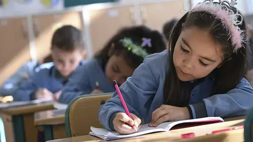 Bayram Tatili Eğitimciler ve Öğrenciler İçin Avantaj Sağlayacak! Yeni Okul Takvimi, Sömestrla Aynı Esneklikte!