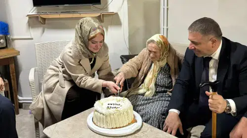 Hayrat’ın 103 Yaşındaki Çınarı Zekiye Nine’ye Vefa