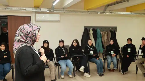 41 Genç Projesi’nin Eğitim Programı Güzide Gençlik Merkezi'nde Tamamlandı!