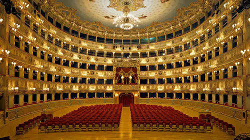 Ahmet Ertuğ Venedik’te sanatseverlerle buluşuyor