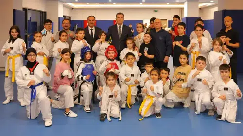 Bayburt Valisi, Yeni Spor Salonu'nda sporcularla buluşarak destek sözü verdi!