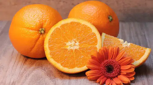 Evde C Vitamini Serumu Nasıl Yapılır? İbn-i Sina'nın Doğal Tarifinden Faydalanarak Sağlıklı Alternatifler!