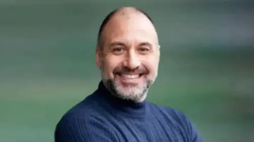 Kanat Tibet kimin oğlu, ne iş yapıyor, mesleği, kimdir, kaç yaşında, aslen nereli? Babası Kartal Tibet ile küs mü?