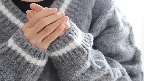 Sürekli Üşüme Hissi Neden Ortaya Çıkıyor? Uzmanlardan 6 Önemli Sebep Açıklaması